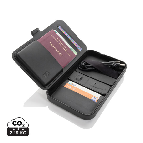 Swiss Peak RCS reciklirana putna torbica s 3 u 1 punjačem | Poslovni promo pokloni | promopoint.hr